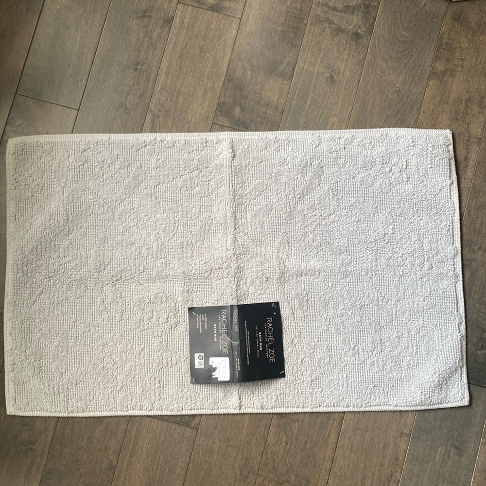Rachel Zoe Light Grey Textured Bath Mat